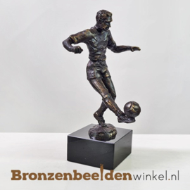 Beeldje "De voetballer" BBW002br48