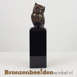NR 3 | Bronzen beeld Rotterdam "Het wijze uiltje" op hoge sokkel BBW033br04hs