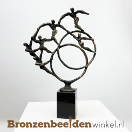 Broers en zussen beeldje "Steun voor Elkaar (6 pers)" BBW004br34-6