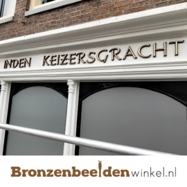 GEVELLETTERS WINKELPAND IN OPDRACHT