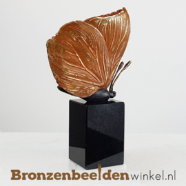 Beeld vlinder op sokkel BBW85524