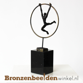 Beeldje "De ringzwaaier" BBW005br36