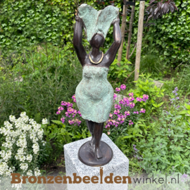 Dikke Dames beeld "Aluna met granieten sokkel" BBW30DK13