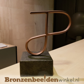 BRONZEN LETTERS  IN OPDRACHT