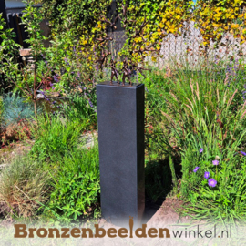 Beeld "Voortdurend in beweging" voor in de tuin BBW98364os