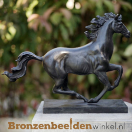 Paarden beeldje brons BBW2564