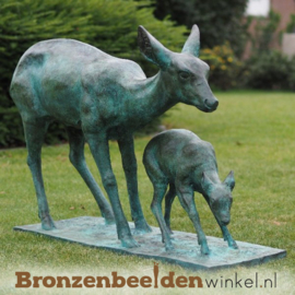 Tuinbeeld ree met jong BBW97202