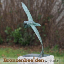 Beeld vliegende kerkuil van brons BBW2806br
