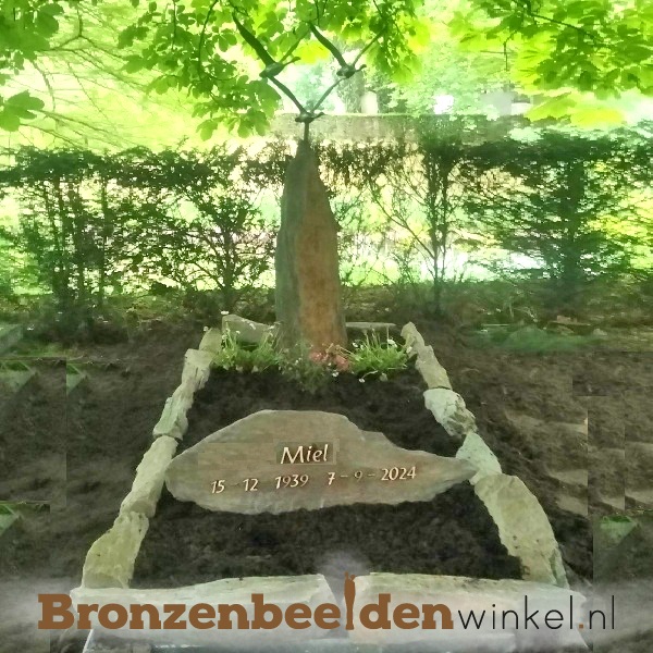 Grafsteen alternatief leisteen zuil en omranding en bronzen ganzen BBW80026