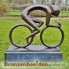 Standbeeld wielrenner in brons BBW61099