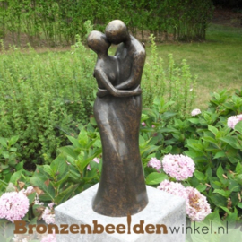 Bronzen liefdespaar tuinbeeld ''Modern liefdespaar'' BBW1637br