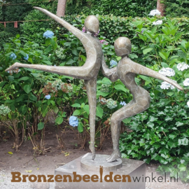 Bronzen "Swingend Danspaar" tuinbeeld BBW0361br
