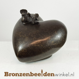 Bronzen asbeeld hart met tortelduifjes BBW0551br