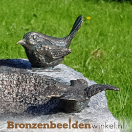 Gedenkbeeld vogelbad op voet met 3 vogeltjes BBWR42046v3