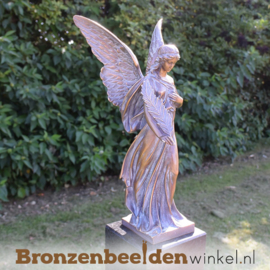 Tuinbeeld engel op sokkel BBW94530
