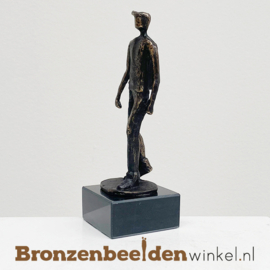 Beeldje "De wandelaar" BBW23bp47