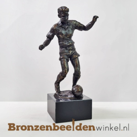 Sportbeeldje "De voetballer" BBW002br47