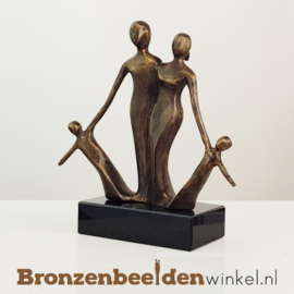 Gezinsbeeldje "De Gelukkige Familie" BBW22004