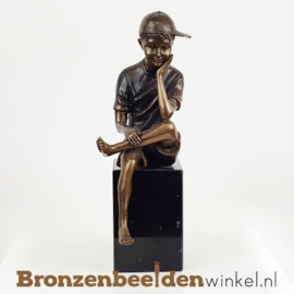 Kleine bronzen jongen met pet BBW1246br