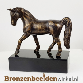 NR 2 | Sinterklaas cadeau ''Bronzen paarden beeldje'' BBWFHPB3