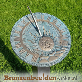 Platte horizontale zonnewijzer op sokkel BBW6302br