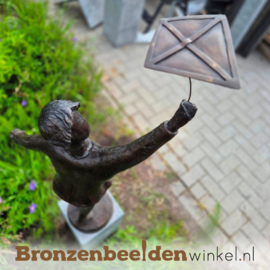 Tuinbeeld "De Vlieger" van brons BBW91247br
