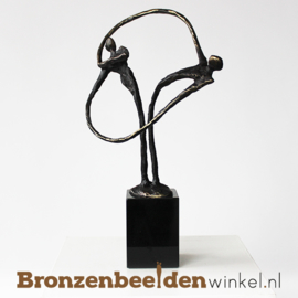 Kunst beeldje "Verbonden" voor in huis BBW004br37