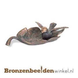 Bronzen vogeltje op blad BBW20546