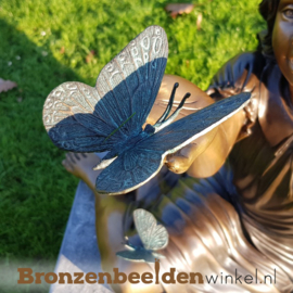 Bronzen tuinbeeld zittend meisje met vlinder BBW902BR