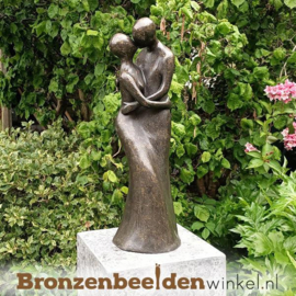 Bronzen beeld liefdespaar op urn sokkel BBW16ab37br