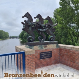 PLAQUETTE KONINGIN JULIANABRUG KATWIJK IN OPDRACHT