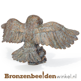Tuinbeeld uil met gespreide vleugels BBW37322