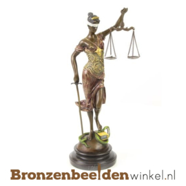 NR 10 | Cadeau advocaat ''Vrouwe Justitia in gekleurd brons''