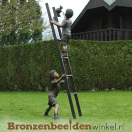 Tuinbeeld kinderen op ladder BBW1289