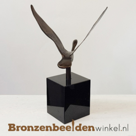 Abstract beeld vogel in brons