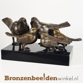 Vogels met drie jongen op sokkel BBW80006