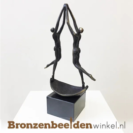 NR 6 | Origineel cadeau bruiloft vrienden "Samen in evenwicht" BBW005br74