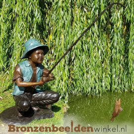 Vijver beeld vissende jongen BBW50608br