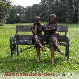 Bronzen tuinbeeld "De Studerende Meisjes" BBW933