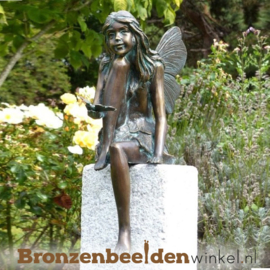 Tuinbeeld fee met vlinder BBWR89054