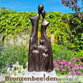 Tuinbeeld "Vader, moeder met drie kinderen" - medium versie BBW2393br