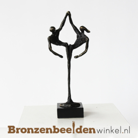 Liefdes cadeau beeldje "Kracht" BBW003br24