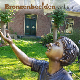 Groot beeld kinderen op ladder BBW1289