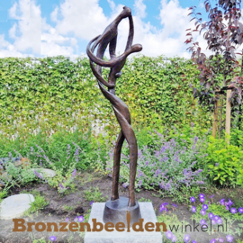 Tuinbeeld "Verslingerd aan Elkaar" BBW52230br