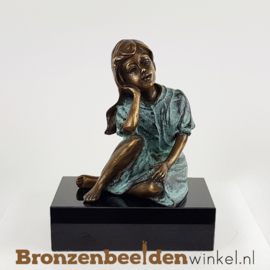 Kinderbeeldje meisje in brons BBW1443br