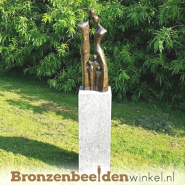 Bronzen tuinbeeld "Gezin met 3 kinderen" BBW2390br