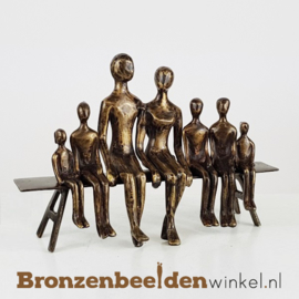 Beeld gezin 7 personen