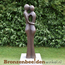 NR 9 | Cadeau vrouw 52 jaar ''Bronzen liefdespaar tuinbeeld'' BBW0718br