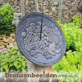 PENSIOEN BEELD "VEILINGKLOK/ZONNEWIJZER" IN OPDRACHT POSTUMA