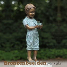Bronzen jongen met vogel als tuinbeeld BBW1053br